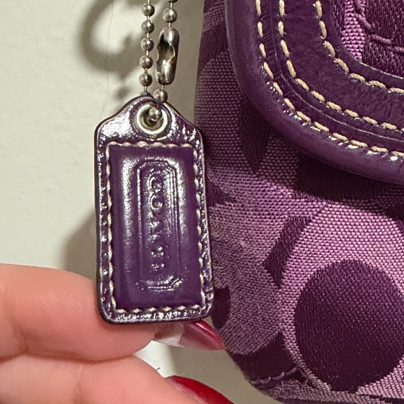 Vintage COACH Optic wristlet - Picture 4 of 6